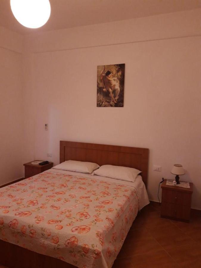 Agron Hotel Orikum Buitenkant foto