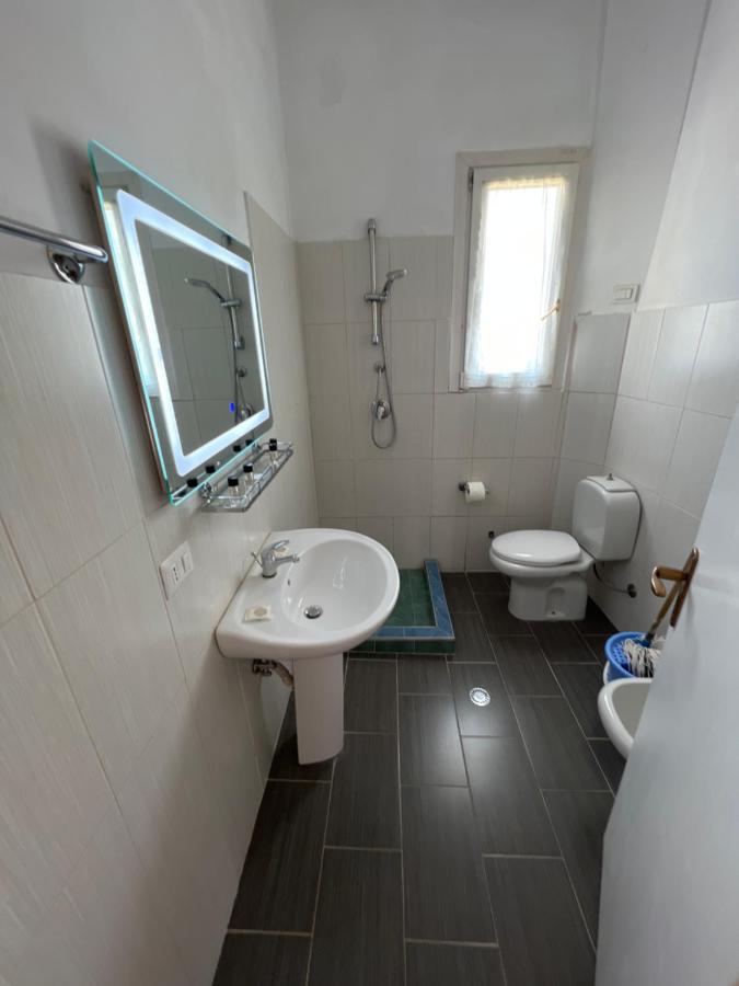 Agron Hotel Orikum Buitenkant foto